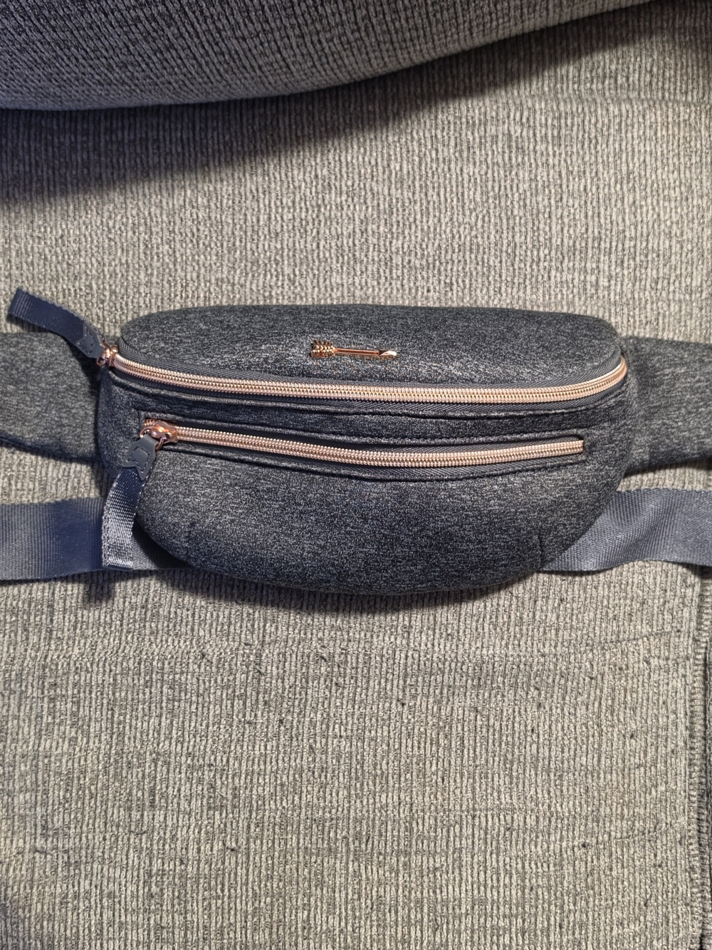 Stella And Dot Heather Gray Waist Pack with Rose Gold Zippers